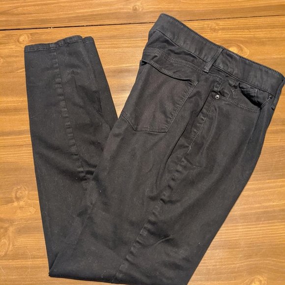 CHICO'S STRAIGHT LEG BLACK JEANS - 10 - Picture 2 of 7